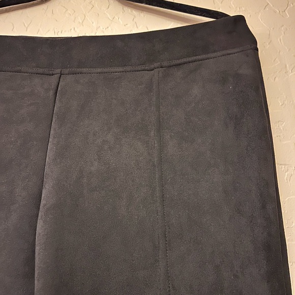 Andrew Marc Black Faux Suede Pants/Leggings - Picture 4 of 15